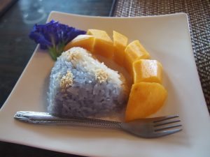 Sticky rice with mango (Khaw Neaw Ma Maung)